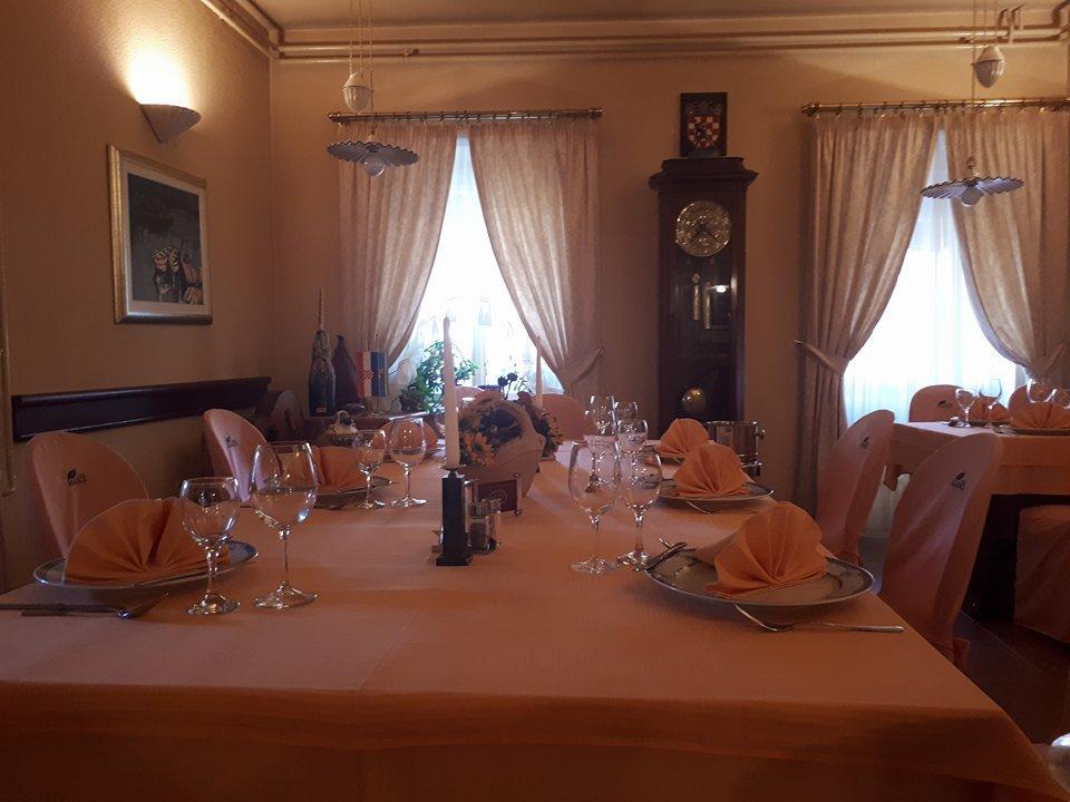 Hotel Mance Brod na Kupi Ngoại thất bức ảnh